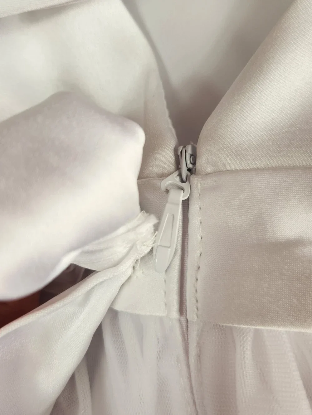 AZAZIE Marlee Flower Girl Dress White Satin Tulle Bow Back Wedding Size 3 NWT